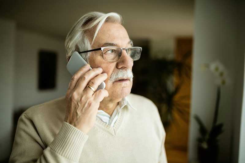 seniors-reperer-les-faux-demarchages-et-eviter-les-arnaques-guide-pratique-et-conseils-pour-reagir-efficacement