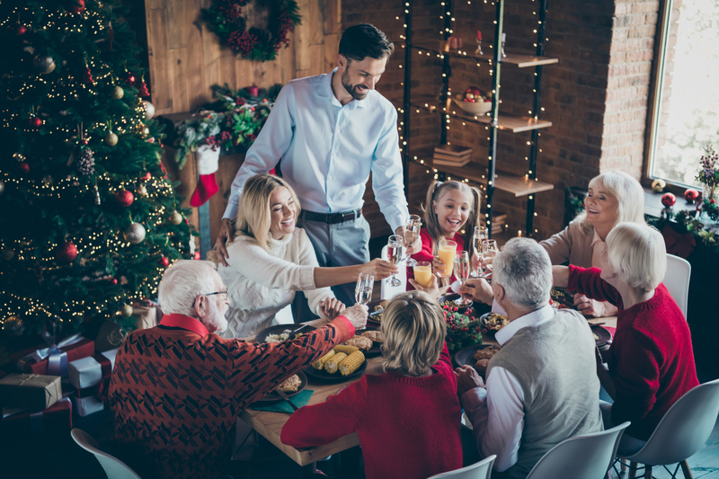 comment-organiser-nos-fetes-de-fin-d-annee-entoure-de-nos-seniors-a-domicile-en-residences-services-ou-en-maisons-de-repos