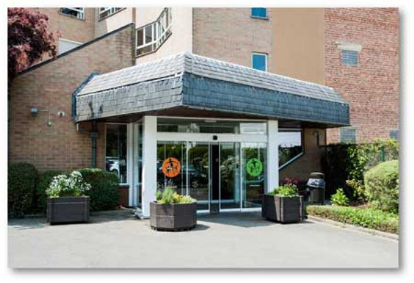 Rust- en verzorgingstehuis Nazareth & Serviceresidentie Loreto-Serviceflat-Ukkel-entrée-re.jpg