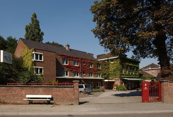 Résidence Les Peupliers-Maison de repos-Châtelet-Chatelet peupliers.jpg