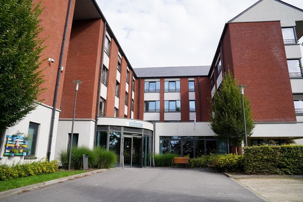 Résidence L'Heureux Séjour-Maisons de repos-Courcelles-HS bâtiment.jpeg