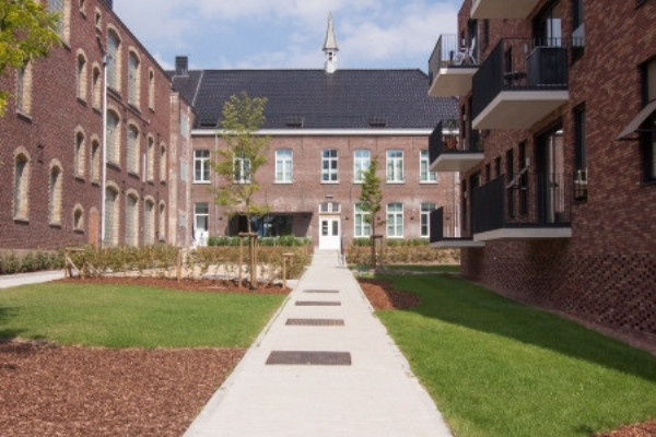 Woonzorgcentrum O.L.V. Van Lourdes-Maison de repos-Wakken-26_01_2017_15_29_56kloosterhof.jpg