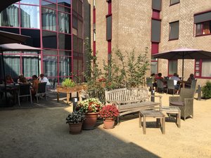 Woonzorgcentrum Berkenhof-Woonzorgcentrum-Heist-op-den-Berg-terrasse.jpeg