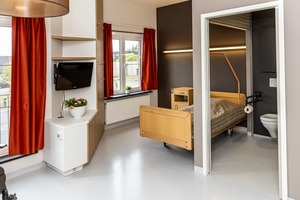 Woonzorgcentrum Ter Meere-Woonzorgcentrum-Berlare-zorgflat - bed en badkamer-min.jpeg