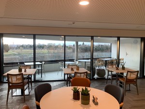 Woonzorgcentrum Les Orangeries-Woonzorgcentrum-Oudergem-Terrasse brasserie.jpeg
