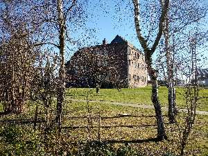 Résidence Jour de Mai - Site 1-Maison de repos-Nandrin-JDM latéral arboré 1.jpg